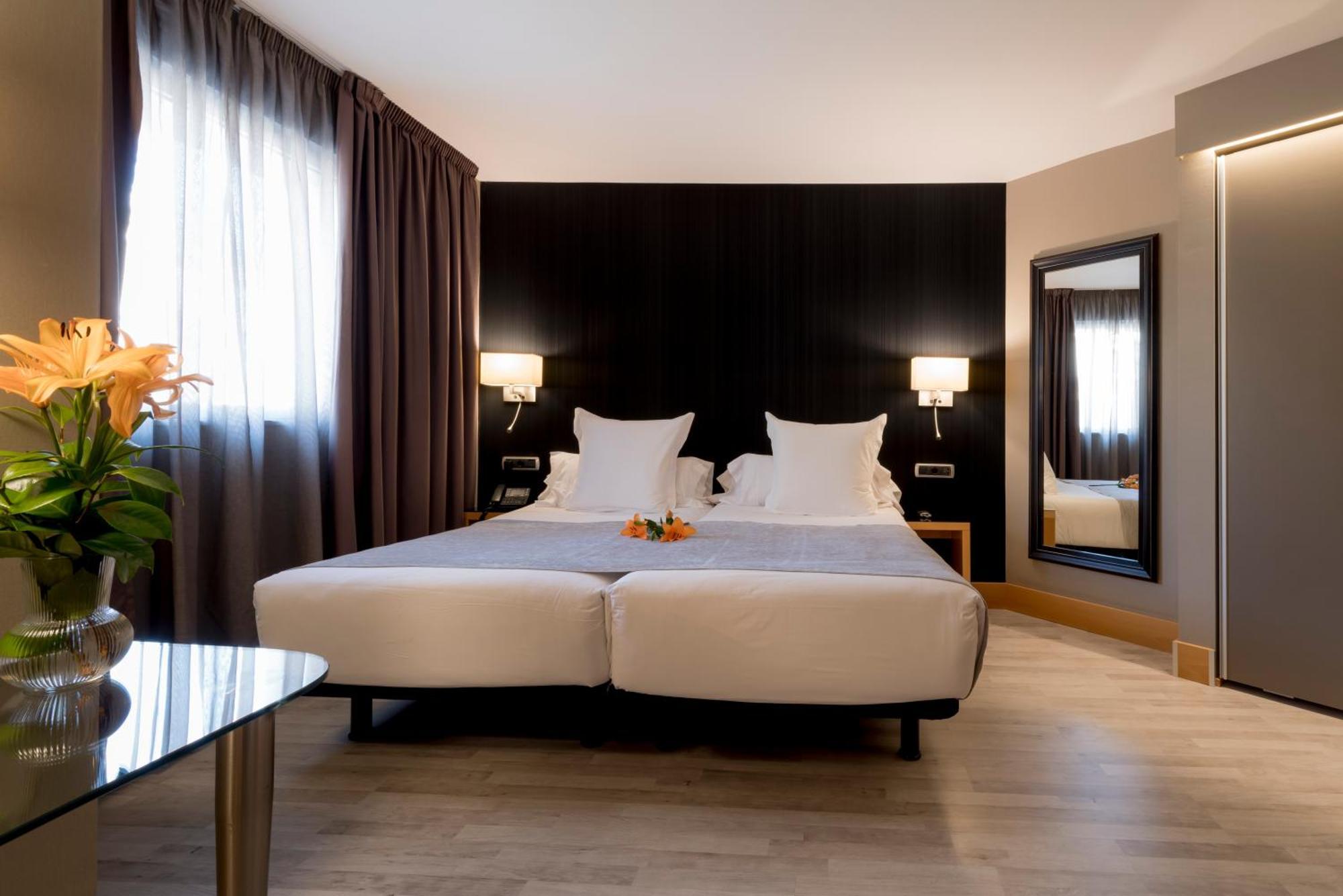Plaza Hotel 4*