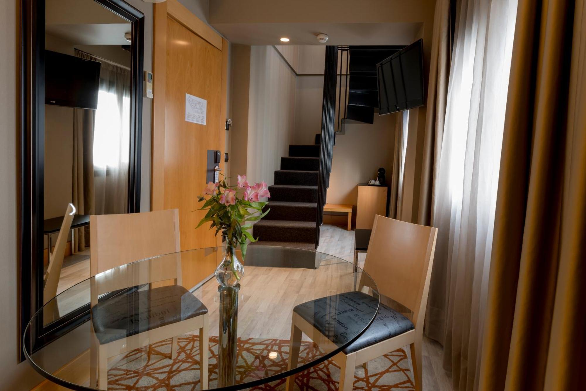 Plaza Hotel 4*
